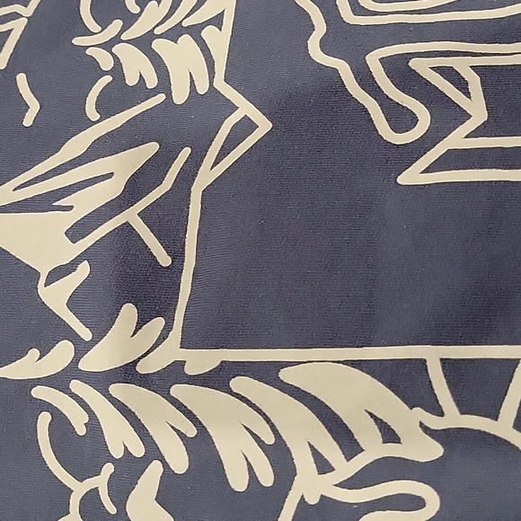 MTV Pullover Graphic Sweatshirt - Picture 4 of 4